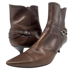 Tod's Chic Brown Leather Heeled Boots